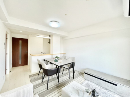 ���r���O�@���Ƒ��̓��₩�Șb�����ŕ�܂�閾�邢���r���O  