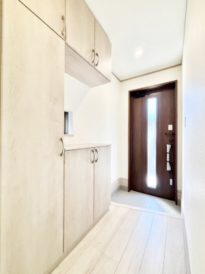 ���ց@�K���X�X���b�g�̓��������փh�A�������Ɍ���͂��Ă���܂�