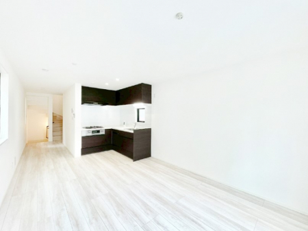 ���̑����ρ@�Ƒ��̏Ί炪���R�Ɛ��܂�Ă���A����ȕ��͋C�̃_�C�j���O�Ɏd�オ���Ă��܂��B