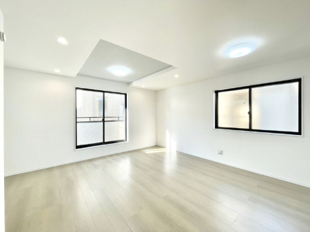 ���̑����ρ@�Ƒ��̏Ί炪���R�Ɛ��܂�Ă���A����ȕ��͋C�̃_�C�j���O�Ɏd�オ���Ă��܂� 