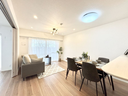 ���̑����ρ@�Ƒ������R�ƏW�܂�e���̃X�y�[�X�ɂȂ肻��