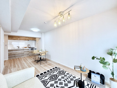 ���r���O�@���Ƒ��̓��₩�Șb�����ŕ�܂�閾�邢���r���O  