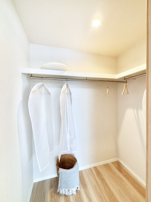 ���̑��@�ߗނ��n���K�[�Ɋ|�����܂܎��[�ł���WIC�B�ߗނ̐������ڂ����₷���ĕ֗��ł��I