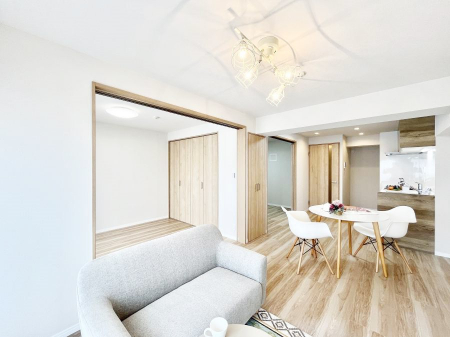 ���r���O�@�������������͋C�̂k�c�j�͉Ƒ��݂�Ȃ̉��K���