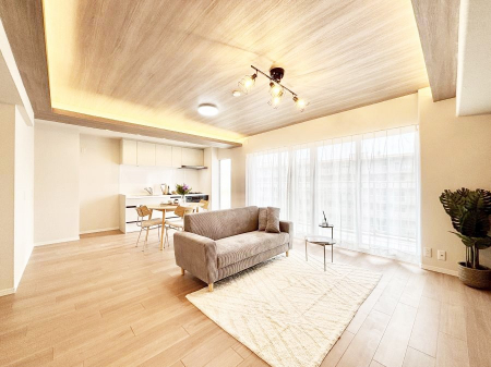 ���r���O�@�傫�ȑ����炽���Ղ�̗z���ƕ����������郊�r���O