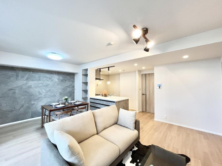 ���r���O�@�Ƒ��ꏏ�ɂ��H�����y���݂����Ȃ�L�X���r���O�_�C�j���O