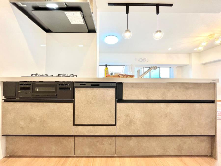 �L�b�`���@���������Ȃ���ł����Ƒ��Ƃ̉�b���y���߂�ΖʃL�b�`��