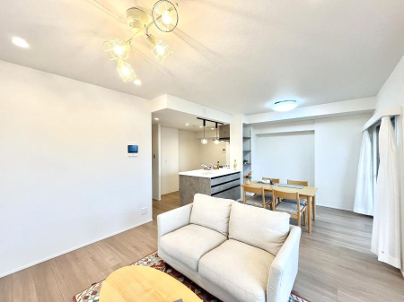 ���r���O�@�������������͋C�̂k�c�j�͉Ƒ��݂�Ȃ̉��K���