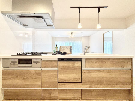 �L�b�`���@���������Ȃ���ł����Ƒ��Ƃ̉�b���y���߂�ΖʃL�b�`��