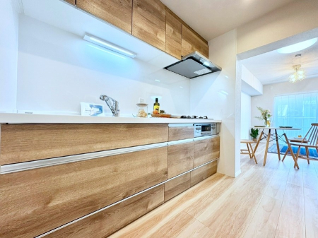 �L�b�`���@�������̂������ŉƑ��̏Ί炪�L����܂��I