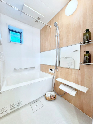 �����@����̔�������Ă���閾�邢�������̂���o�X���[��  