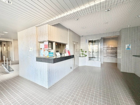 �G���g�����X�@�������������͋C�̃G���g�����X