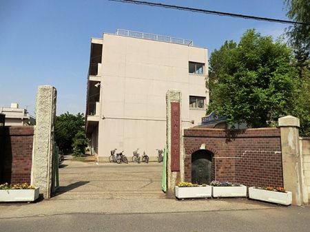 ���ӊ��@���w�Z 240m �����s���V�c���w�Z