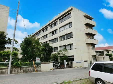 ���ӊ��@���̑����ʐ^ 500m �����s���ԌI���w�Z