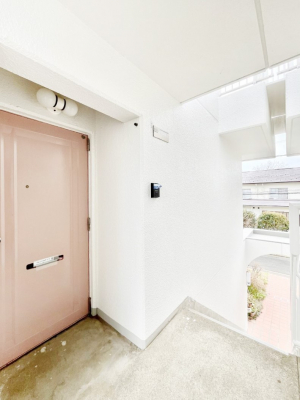 ���ց@���֎���ɂ͊O���A�C���^�[�z���A�\�D�������Ă��܂��B