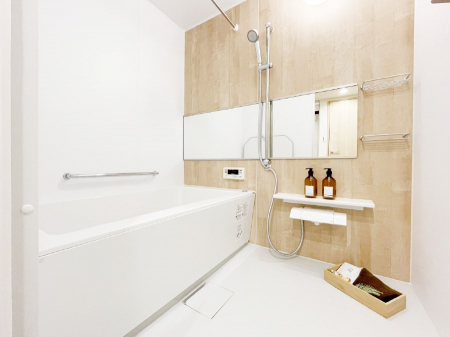 �����@����̔�������Ă���閾�邢�������̂���o�X���[��