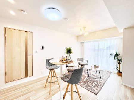 ���r���O�@�傫�ȑ����炽���Ղ�̗z���ƕ����������郊�r���O