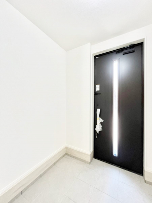 ���ց@�K���X�X���b�g�̓��������փh�A�������Ɍ���͂��Ă���܂�