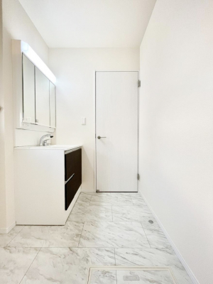 ���̑��@�L�X�Ƃ�Ƃ�̂��郉���h���[�X�y�[�X�B  