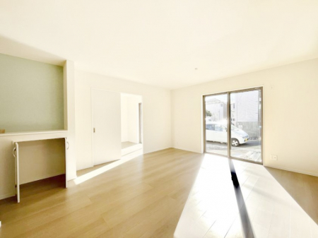 ���̑����ρ@�Ƒ��̏Ί炪���R�Ɛ��܂�Ă���A����ȕ��͋C�̃_�C�j���O�Ɏd�オ���Ă��܂��B