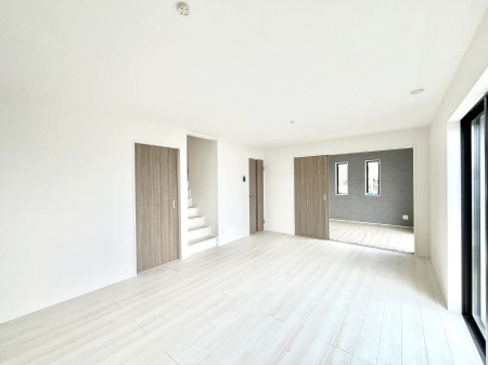 ���r���O�@�������������͋C�̂k�c�j�͉Ƒ��݂�Ȃ̉��K���  