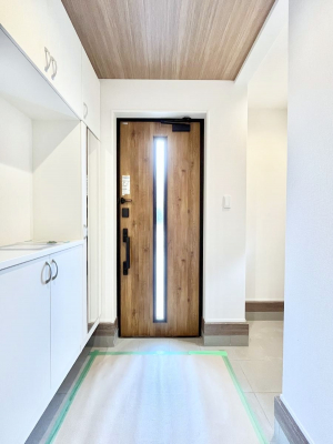 ���ց@�V���[�Y�C���N���[�N�t���̌��ցB�Ƒ��S���̌C��J��Ȃǂ���������[�ł��܂��B