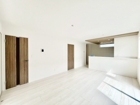 ���r���O�@���邢�z���������A�����̕��͋C�ɖ�������郊�r���O�E�_�C�j���O�B �@