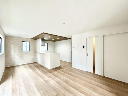 ���r���O�@�������������͋C�̂k�c�j�͉Ƒ��݂�Ȃ̉��K���  