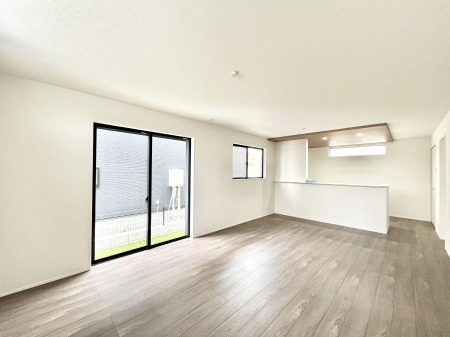 ���r���O�@���邢�z���������A�����̕��͋C�ɖ�������郊�r���O�E�_�C�j���O�B 