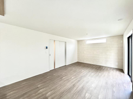 ���̑����ρ@�Ƒ��̏Ί炪���R�Ɛ��܂�Ă���A����ȕ��͋C�̃_�C�j���O�Ɏd�オ���Ă��܂��B