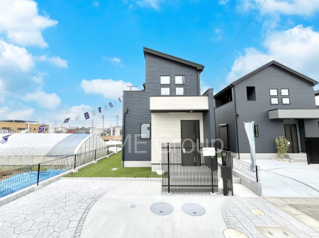 ���n�O�ώʐ^�@�������ꂽ�O�ρA�㎿�ȏZ��Ԃ��L���鎺���͉i�����S���ĉ߂�����Z���ł��B 