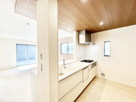 �L�b�`���@���������Ȃ���ł����Ƒ��Ƃ̉�b���y���߂�ΖʃL�b�`��