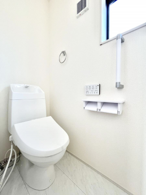 �g�C���@�g�C����1�K��2�K���ꂼ��ɔz�u����Ă��ĂƂĂ��֗��ł��B 