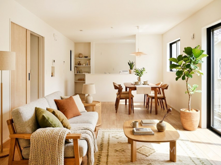 ���r���O�@�������������͋C�̂k�c�j�͉Ƒ��݂�Ȃ̉��K��ԁ��Ƌ��CG�ł�