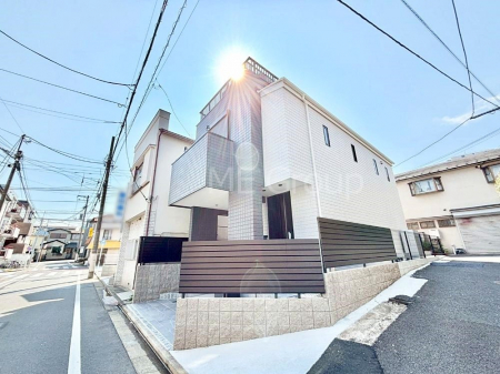 ���n�O�ώʐ^�@�������ꂽ�O�ρA�㎿�ȏZ��Ԃ��L���鎺���͉i�����S���ĉ߂�����Z���ł��B