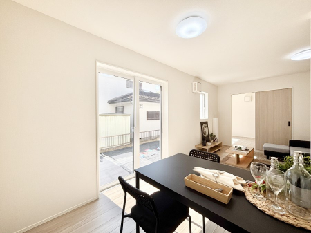 ���r���O�@�傫�ȑ����炽���Ղ�̗z���ƕ����������郊�r���O