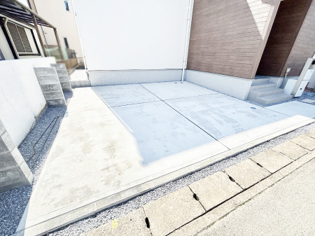 �@�ڂ̑O�����ԏꂾ�ƉJ�̓�����ʂɂ������������������֗��ł���