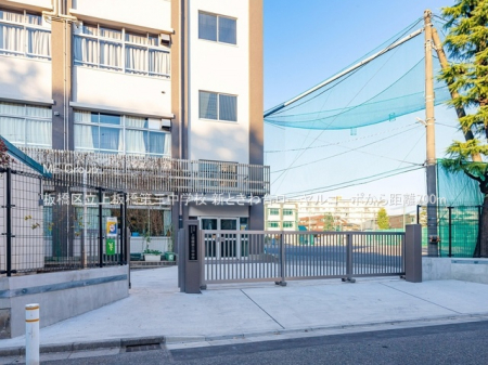 ���ӊ��@���w�Z 700m ���旧�����O���w�Z