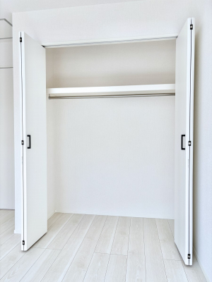 ���[�@�m���̃N���[�[�b�g�B���s��������̂Ō���̈ߗނ�����������܂�܂��B