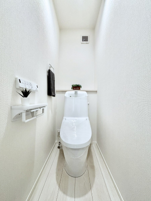 �g�C���@�g�C����1�K��2�K���ꂼ��ɔz�u����Ă��ĂƂĂ��֗��ł��B 