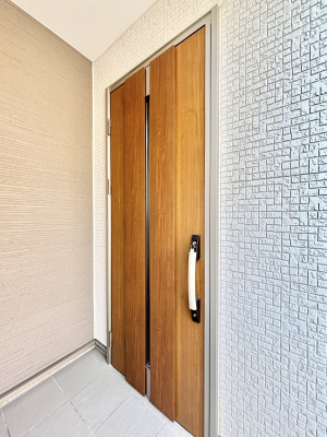 ���ց@��؂ȉƑ��A���q���o�}���錺�ցB