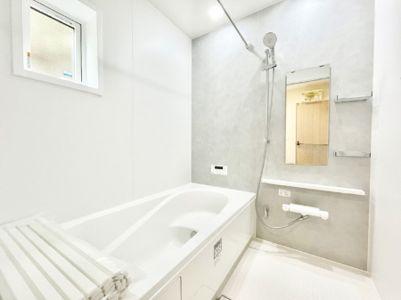 �����@����̔�������Ă���閾�邢�������̂���o�X���[��