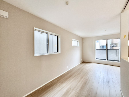 ���r���O�@�傫�ȑ����炽���Ղ�̗z���ƕ����������郊�r���O