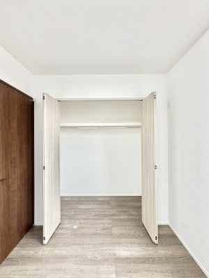 ���[�@�m���̃N���[�[�b�g�B���s��������̂Ō���̈ߗނ�����������܂�܂��B