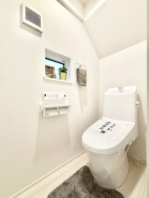 �g�C���@�g�C����1�K��2�K���ꂼ��ɔz�u����Ă��ĂƂĂ��֗��ł��B 