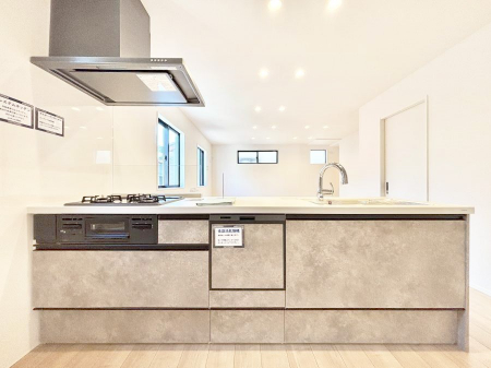 �L�b�`���@�������������I�ɁA�y�����I�V�X�e���L�b�`��  