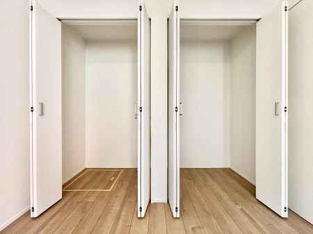 ���[�@�m���̃N���[�[�b�g�B���s��������̂Ō���̈ߗނ�����������܂�܂��B