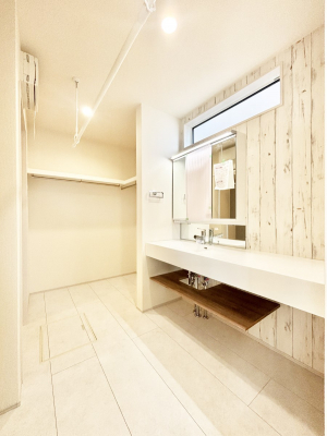 ���ʑ�E���ʏ��@��Ƃ�̐��ʃX�y�[�X�Œ��̐g�x�x���X���[�Y��