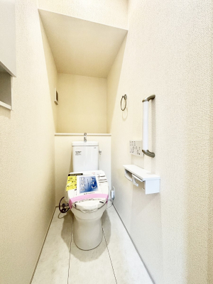 �g�C���@�g�C����1�K��2�K���ꂼ��ɔz�u����Ă��ĂƂĂ��֗��ł��B 