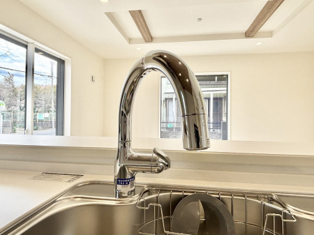 ���̑����ρ@�����ɐG�ꂸ�ɓf�~�����ł���^�b�`���X����  